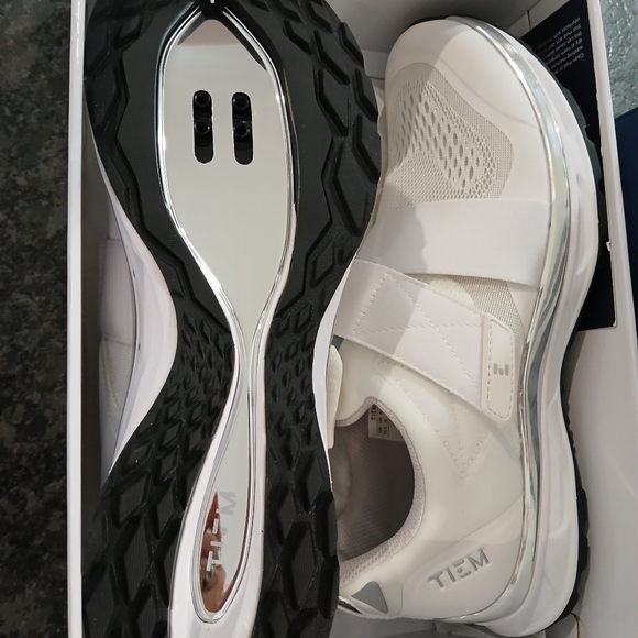 TIEM Slipstream women's white with silver cycling shoes, size 10.5 NEW - Picture 3 of 5